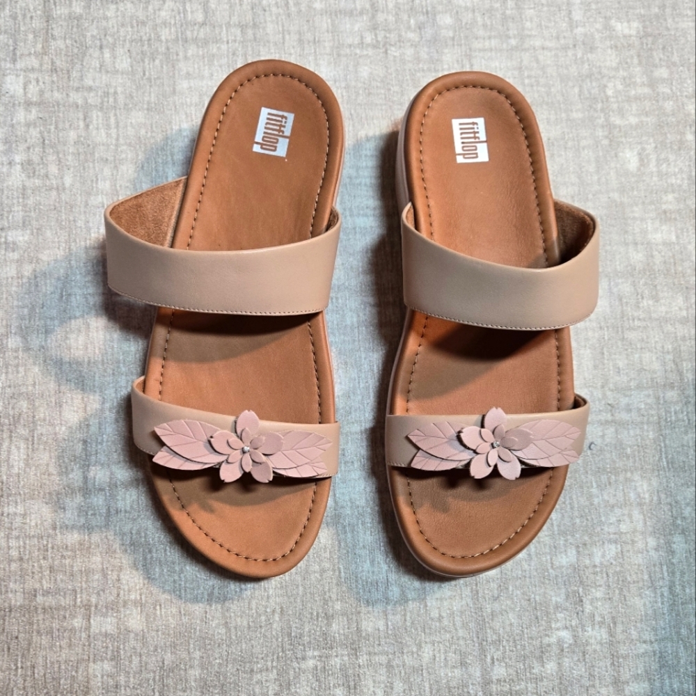 NWT Fino Sleek Floral Dusty Pink Fitflop Sandals Size 10